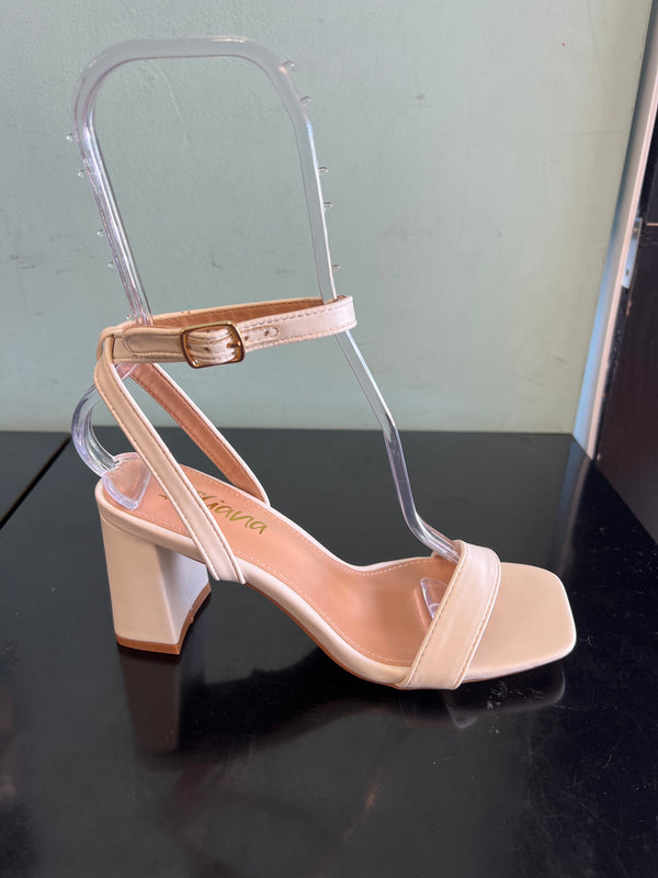 INES-5
- White Faux Leather
- Block Heel
- Ankle Strap