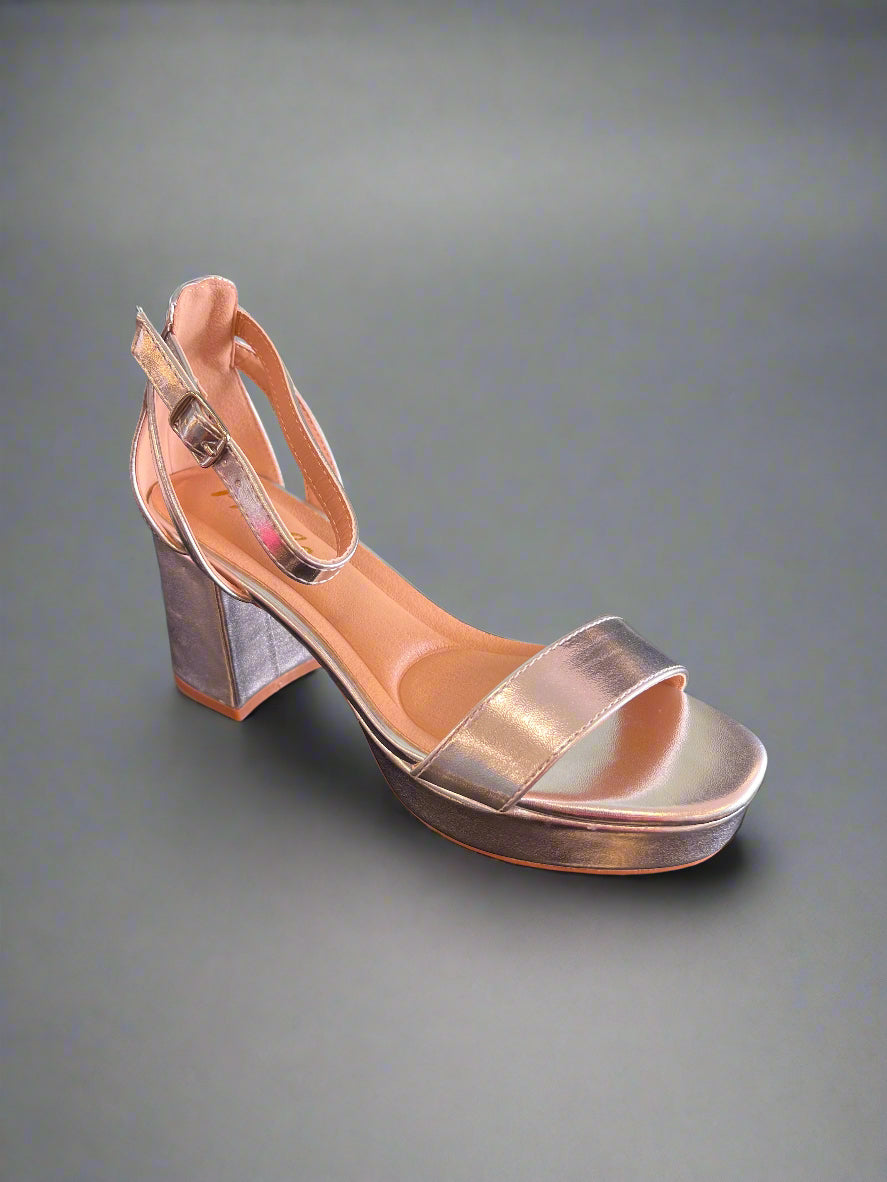 NEWDAY-03 Silver
Silver Metallic Faux Leather
- Block Heel
- Ankle Strap Heel
Platform approx 1