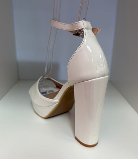 YULA-21 WHITE PATENT LEATHER PLATFORM CHUNKY BLOCK HEEL ROUND TOE HIGH HEEL SANDALS