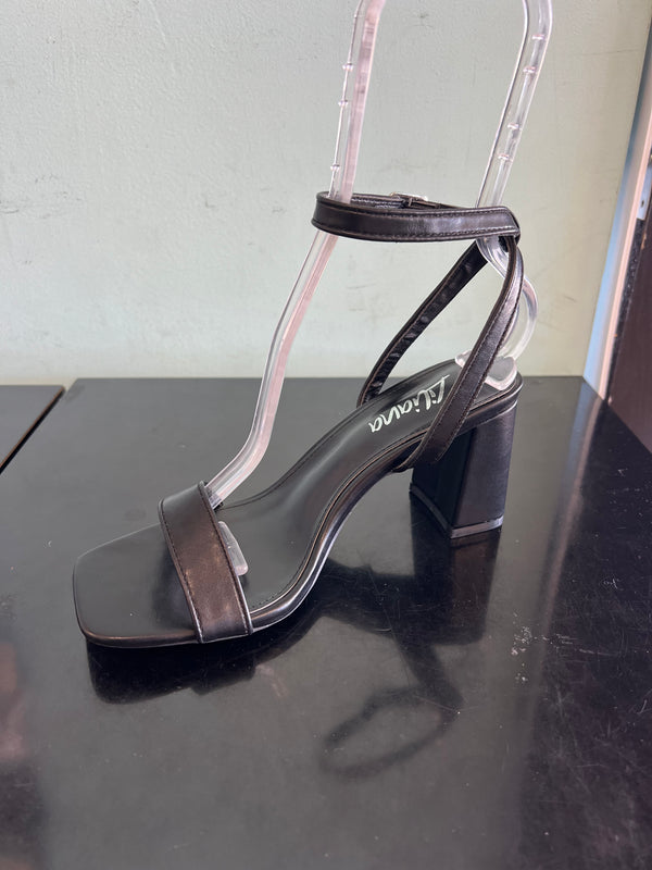 INES-5
- Black Faux Leather
- Block Heel
- Ankle Strap
