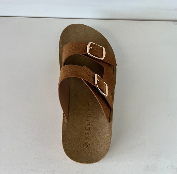 BREDA-02 whisky brown
- Whiskey Brown Sandal
- Open Toe
- Double Buckle Detail
- Slip-On Slide
- Flatform Sole, Approx. 1.5"