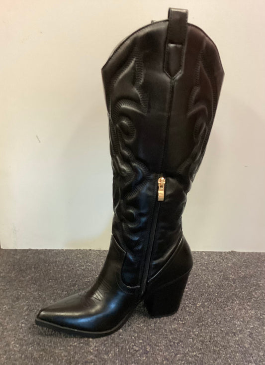 CREEK-15 BLACK POINTY TOE COWBOY BOOT WITH TRADITIONAL WESTERN STITCHING DETAIL