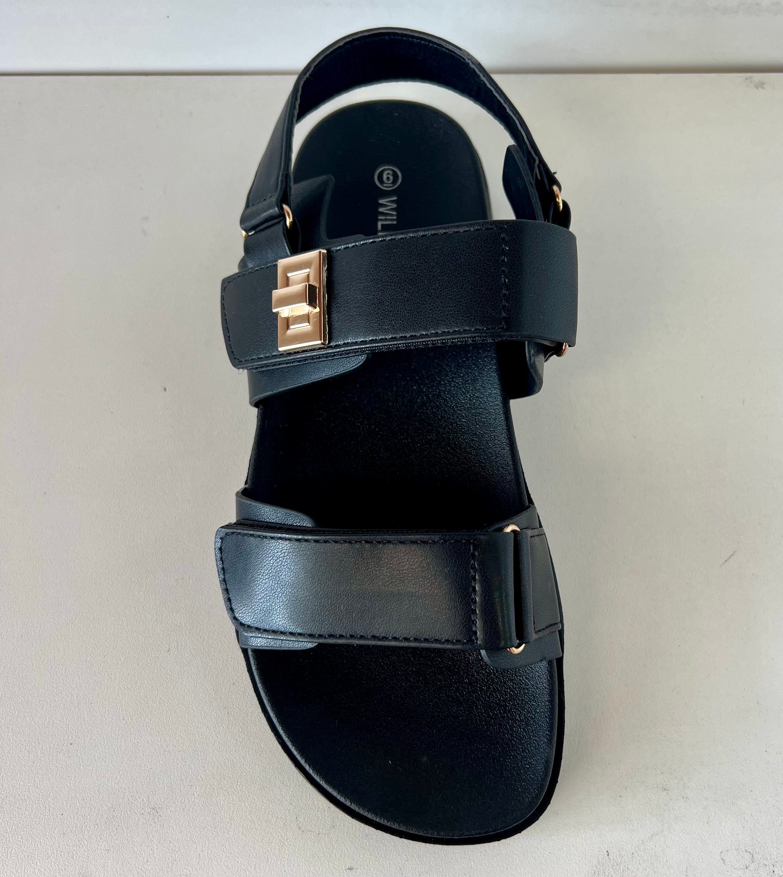 GIBSY-21
- Black faux leather
- Open Toe
- Double Strap
- Slingback sandal
- Flatform Sole, Approx. 1