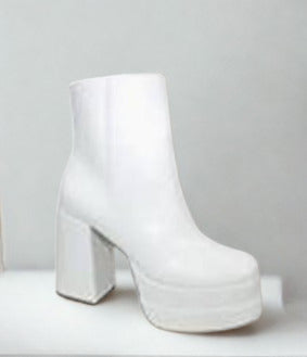 ERYN-4 WHITE FAUX LEATHER DOUBLE PLATFORM ROUND TOE CHUNKY BLOCK HEEL ANKLE BOOT