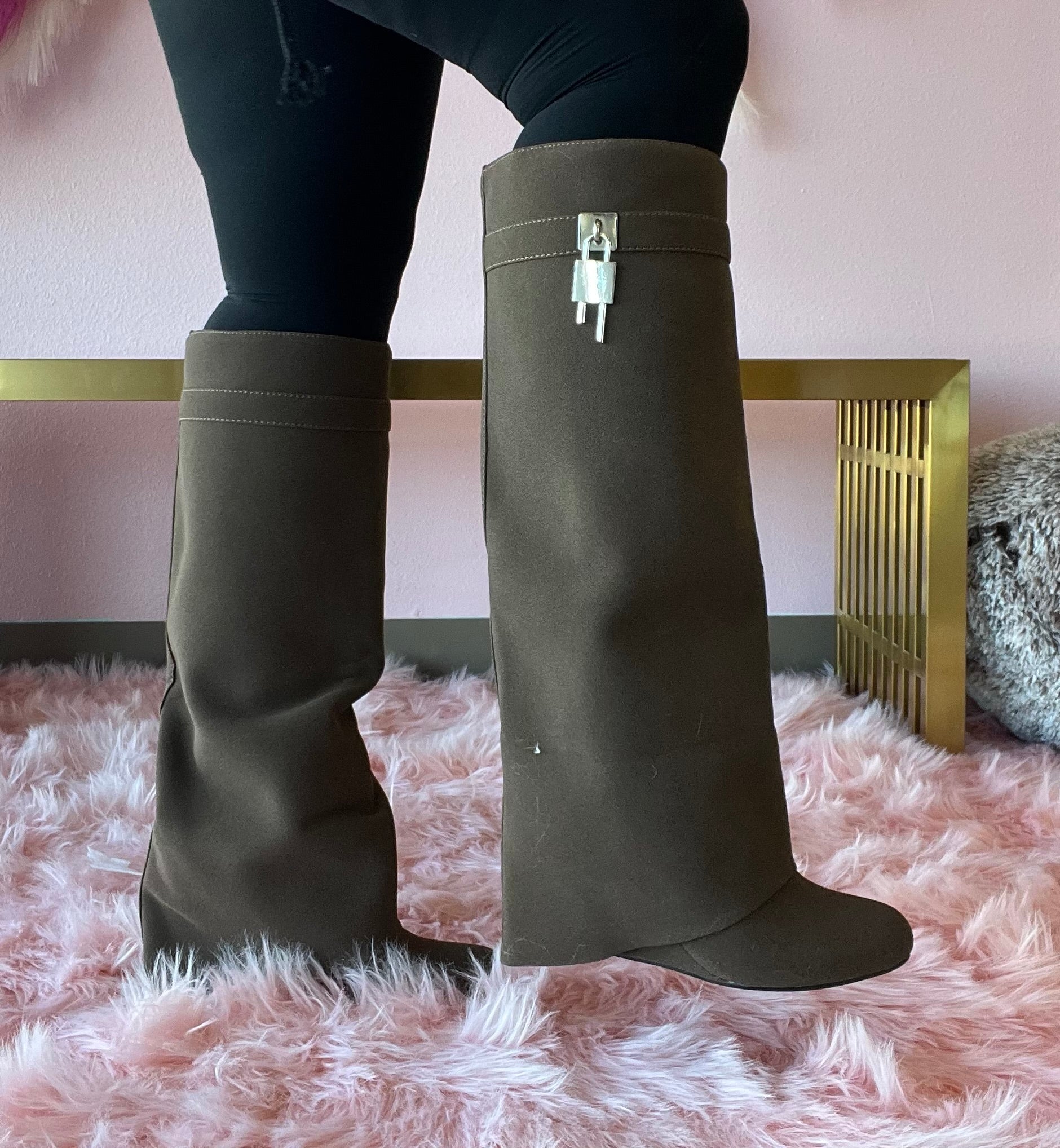 I AM THE ONE/2024 Brown Faux Suede Sleeve Boot Knee High
