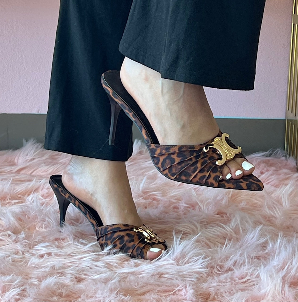 UPGRADE CLASS Leopard Print Mule Heel Open Toe Faux Suede