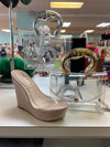 Liliana RHONA-2 nude
- Clear Vamp Band
- Peep Toe
-Nude Faux Patent Platform Wedge Heel, Approx. 5"
- Also Available in Cork