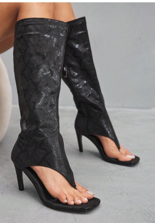 LYNETTE BLACK SHINY FAUX SNAKE EMBOSSED KNEE HIGH SPLIT TOE THONG BOOT