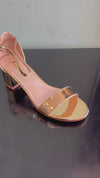 EMMA-06 gold
Gold Mirror Metallic Faux Leather
- Block Heel
- Ankle Strap Heel
