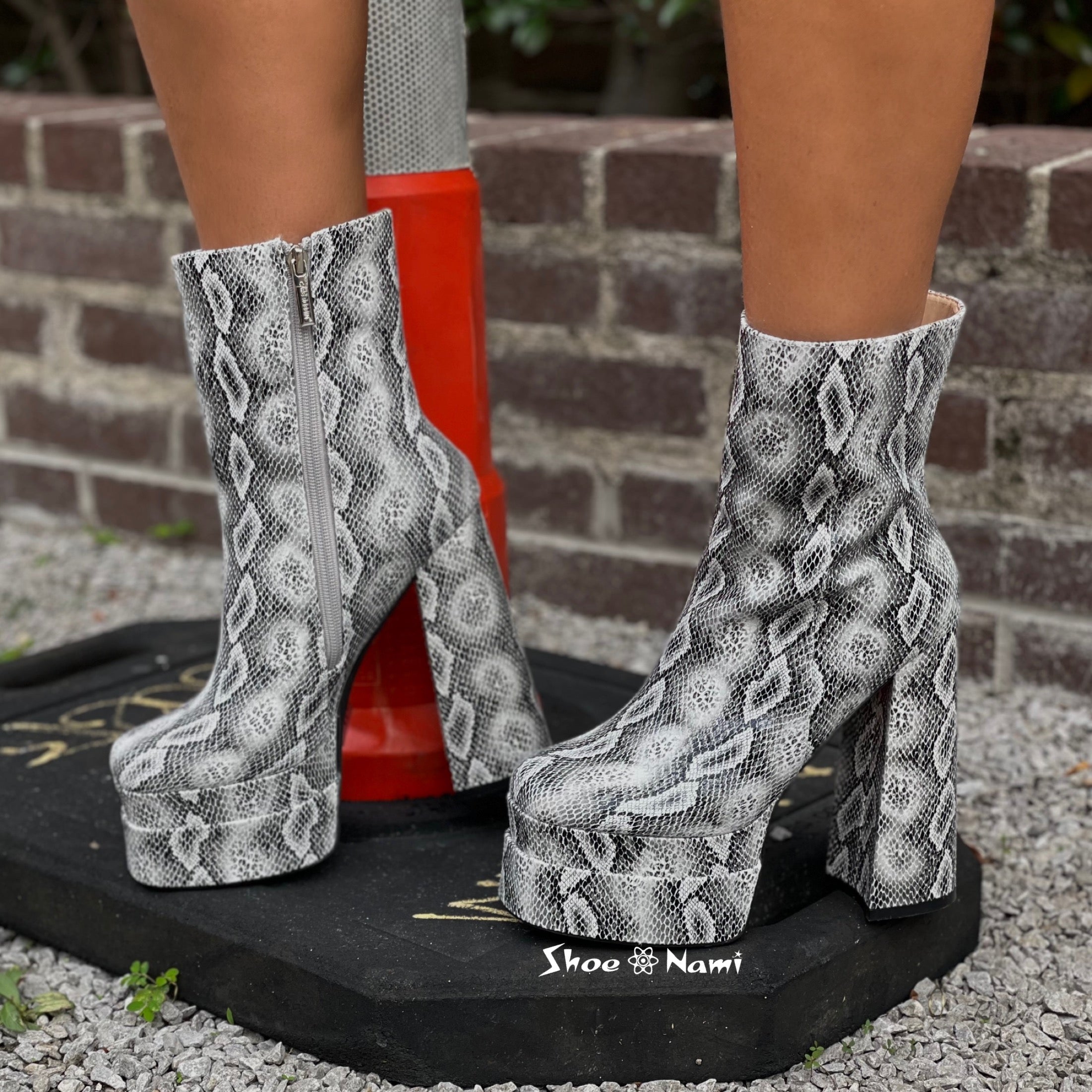 SAVINA Snake - ShoeNami