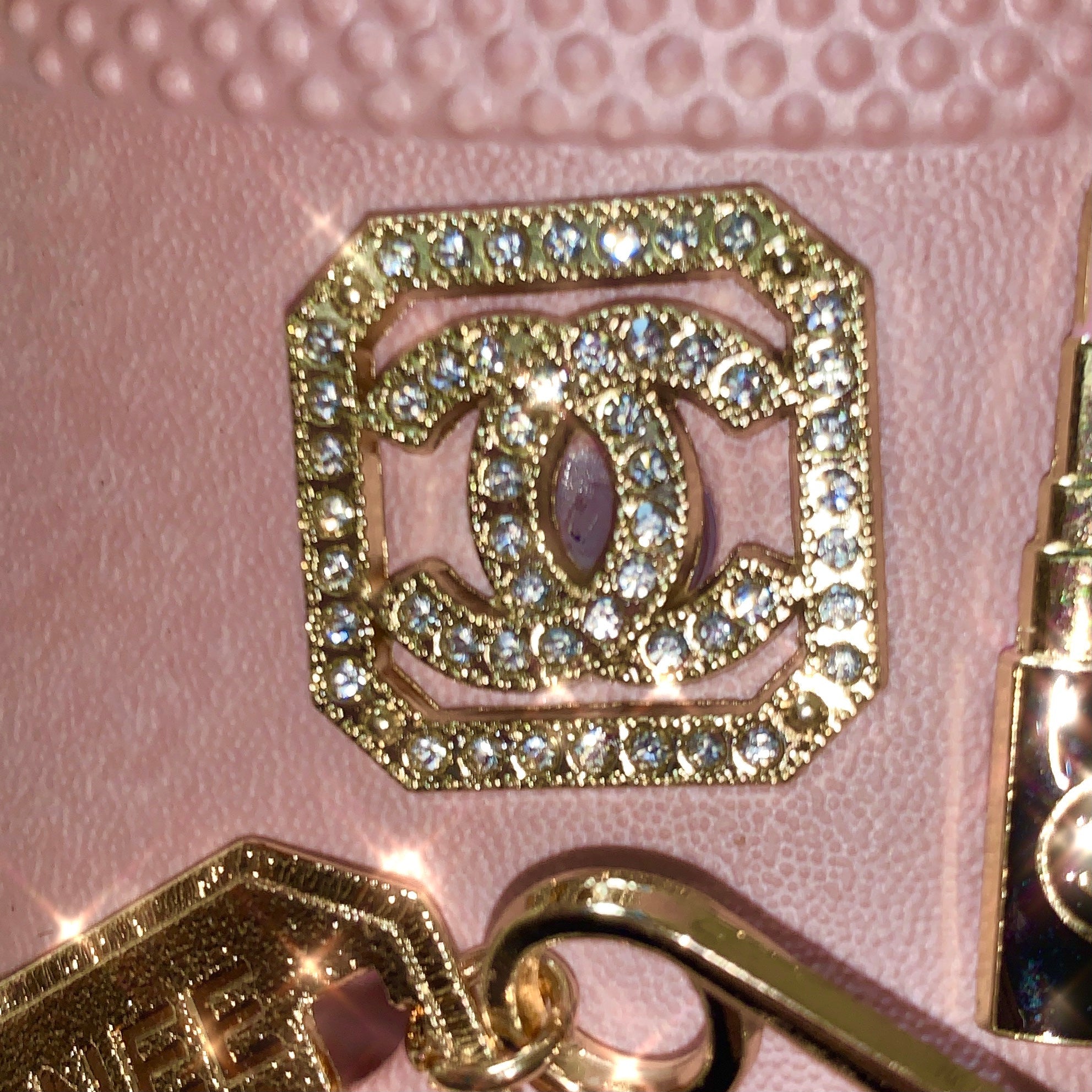 METAL SHOE CHARMS - CLEAR SQUARE DOUBLE C - ShoeNami