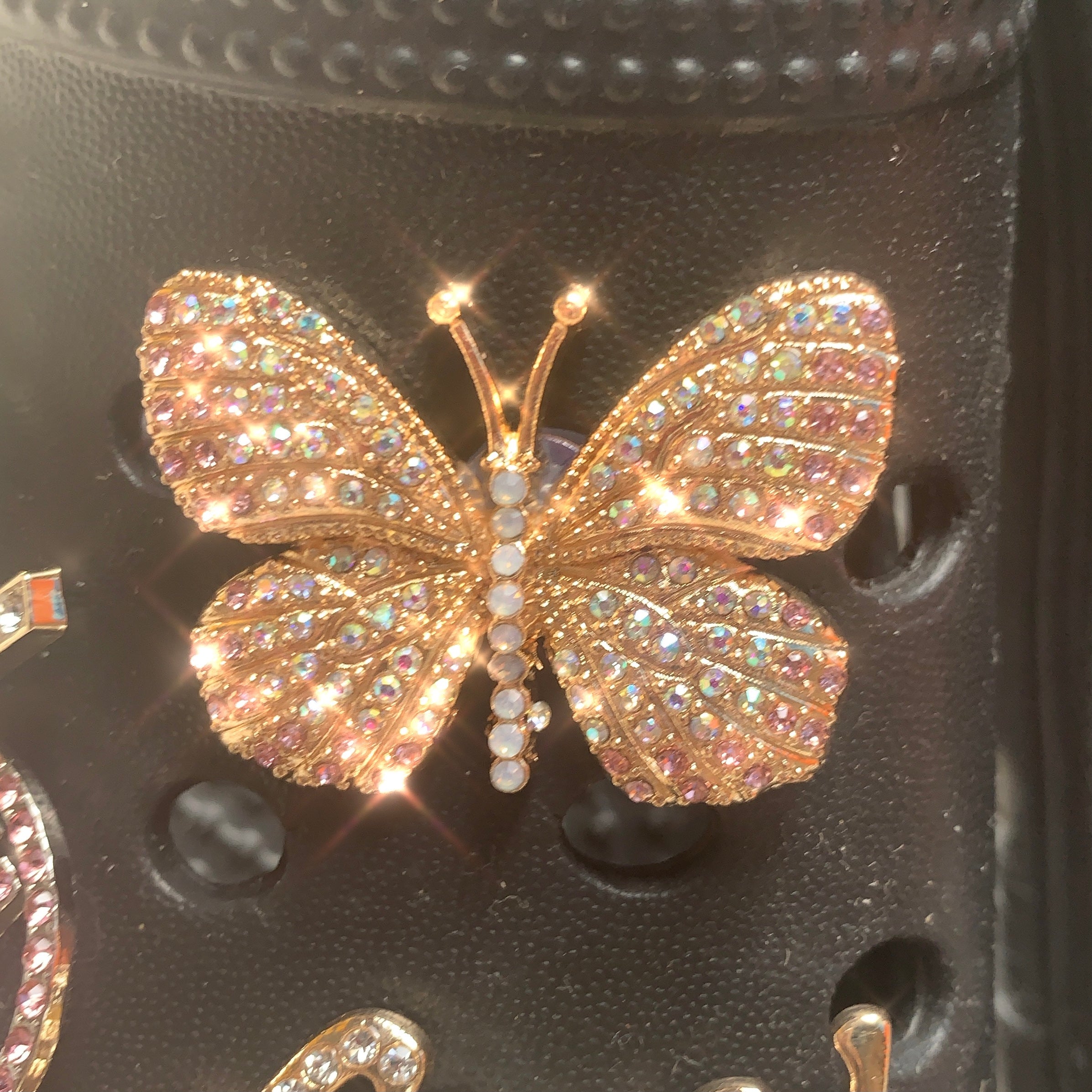 METAL SHOE CHARMS - BLINGY PINK BUTTERFLY - ShoeNami