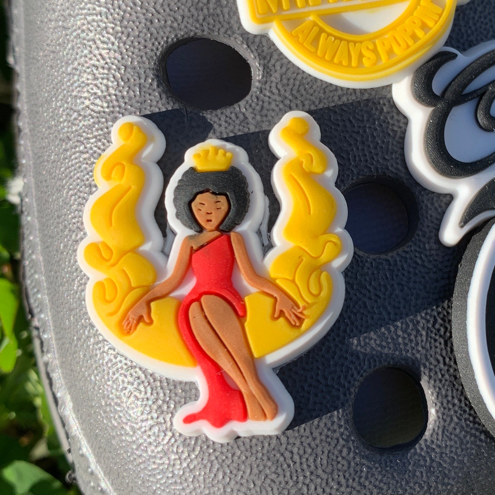 SHOE CHARMS - ON THE THRONE - ShoeNami
