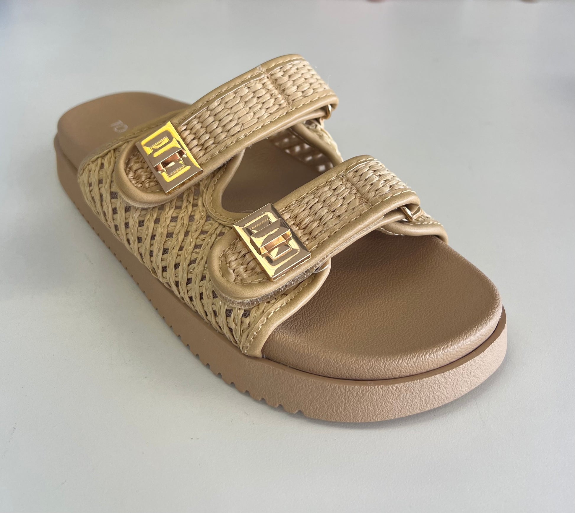 LYON-56 natural tan

- Beige Tan Open Weave Natural Raffia Sandal
- Open Toe
- Double Strap
- Slip On
- Flatform Sole, Approx. 1"