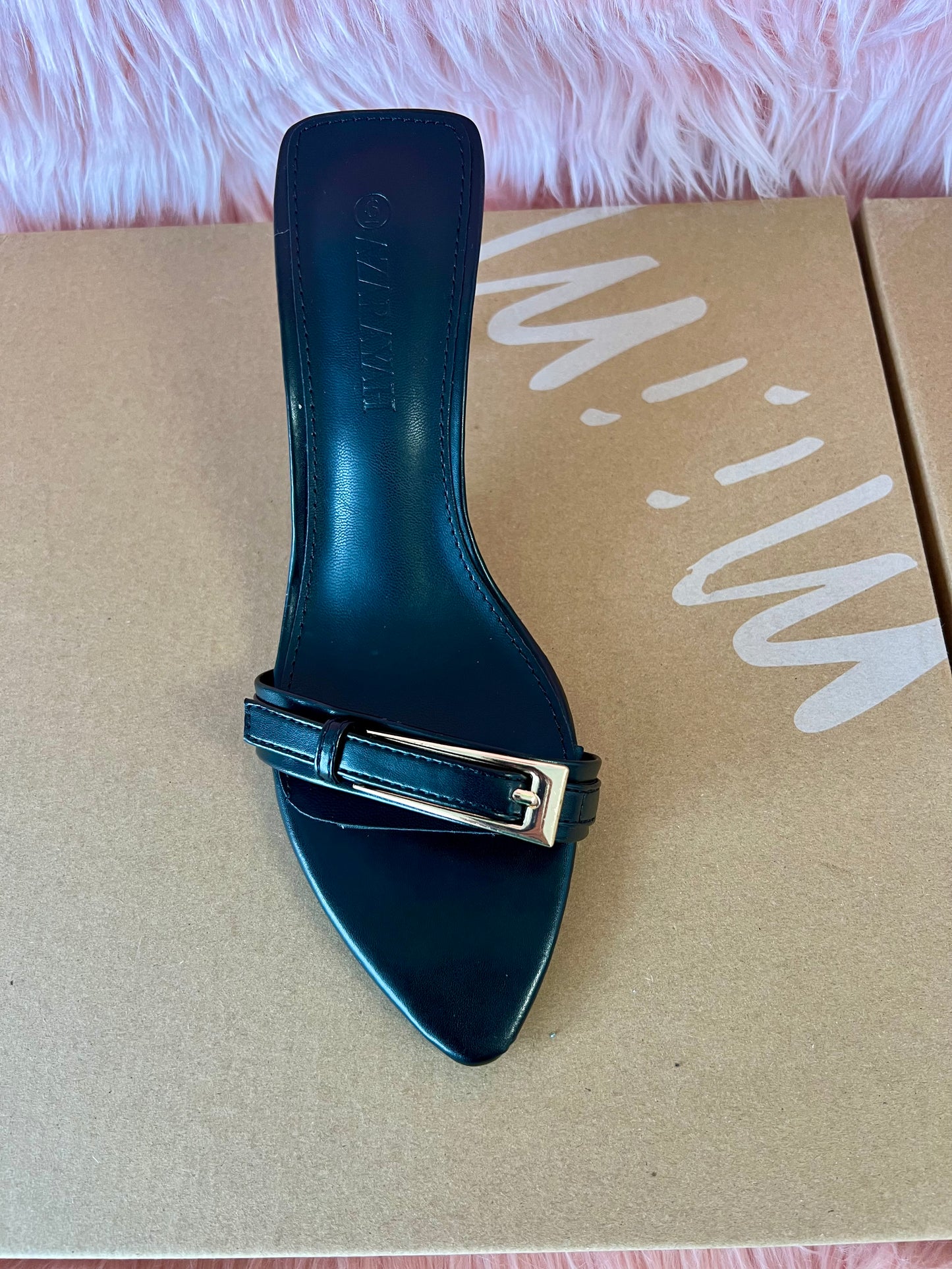 SATURN Black Kitten Heel