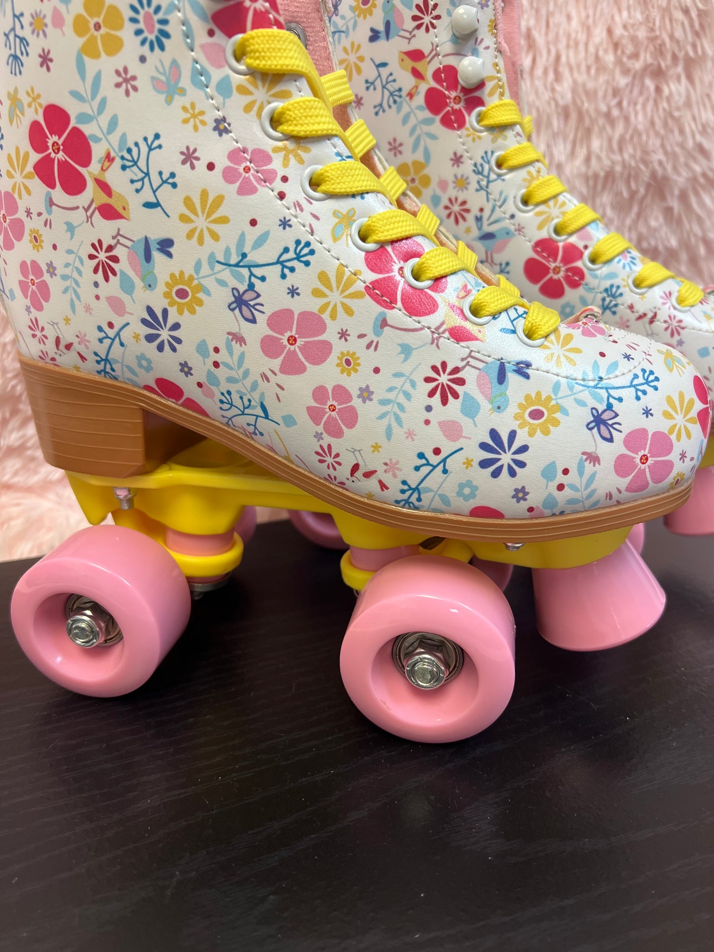 BETTY-11 FLORAL KIDS ROLLER SKATES