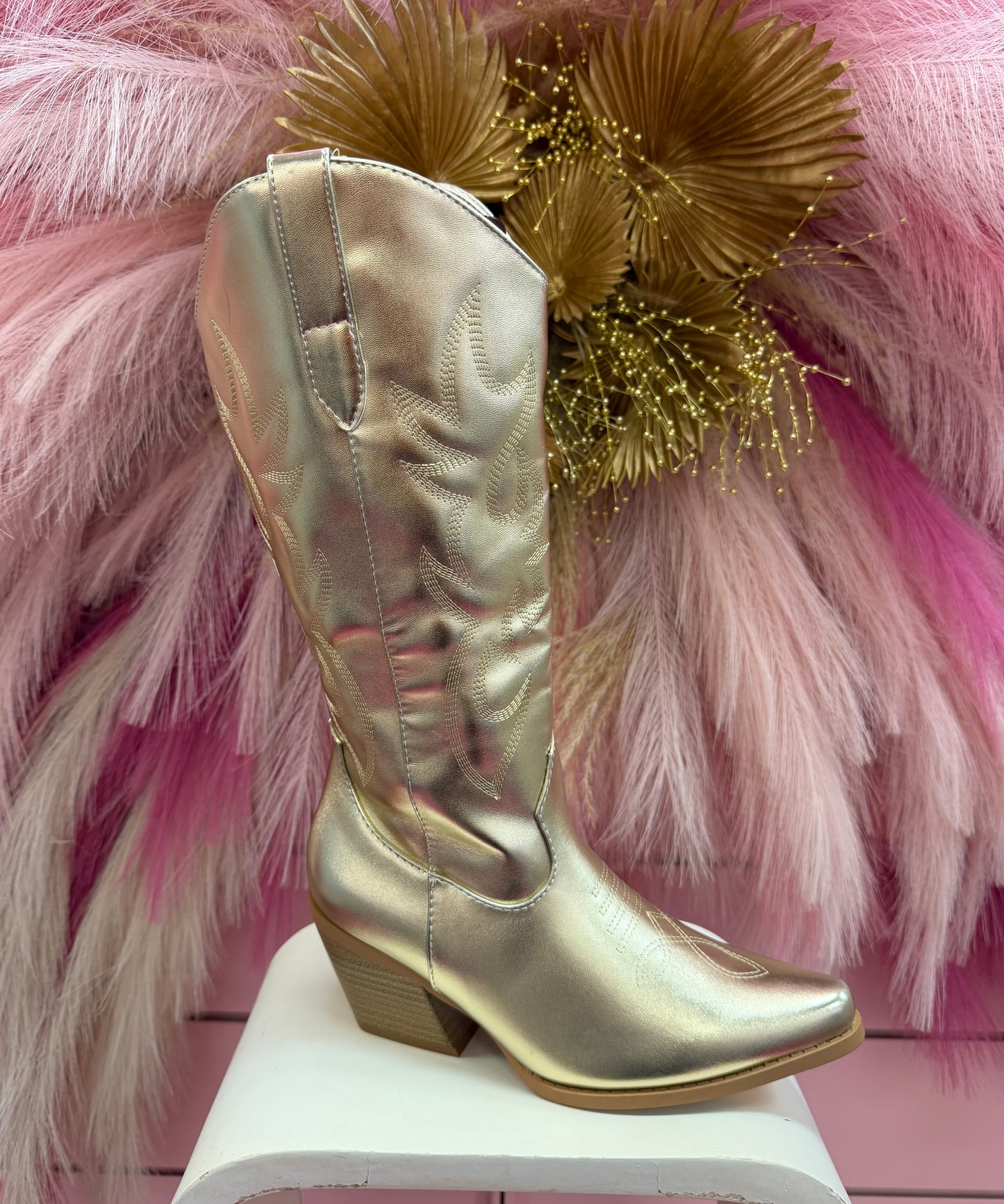CREEK-15 GOLD POINTY TOE COWBOY BOOT WITH TRADITIONAL WESTERN STITCHING DETAIL