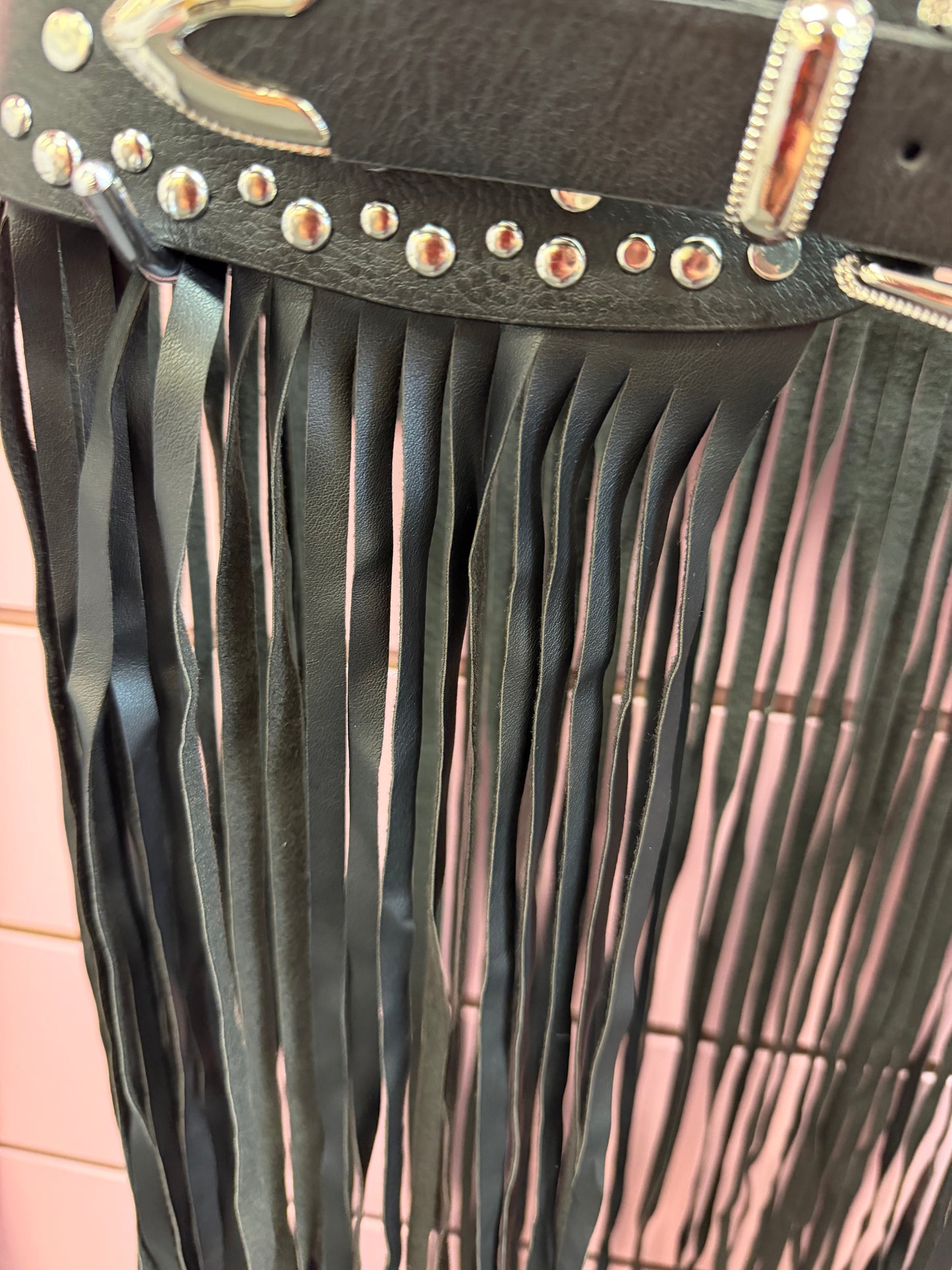 FILLY BLACK FAUX LEATHER BELT WITH STUDS AND LONG ALL AROUND FRINGE