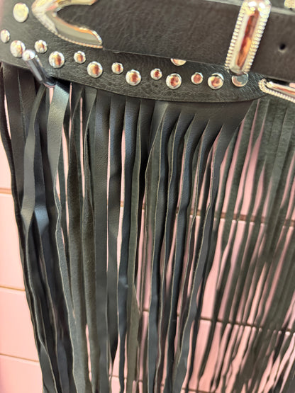 FILLY BLACK FAUX LEATHER BELT WITH STUDS AND LONG ALL AROUND FRINGE