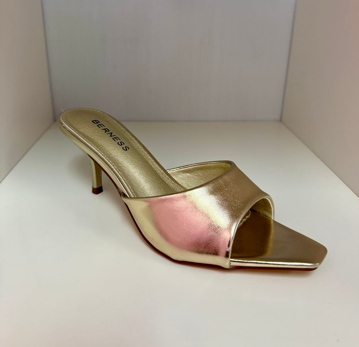 MONROE-05 GOLD METALLIC FAUX LEATHER SLIP ON MULE KITTEN HEEL
