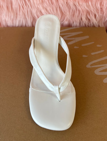 CONTRADICTION White Kitten Heel