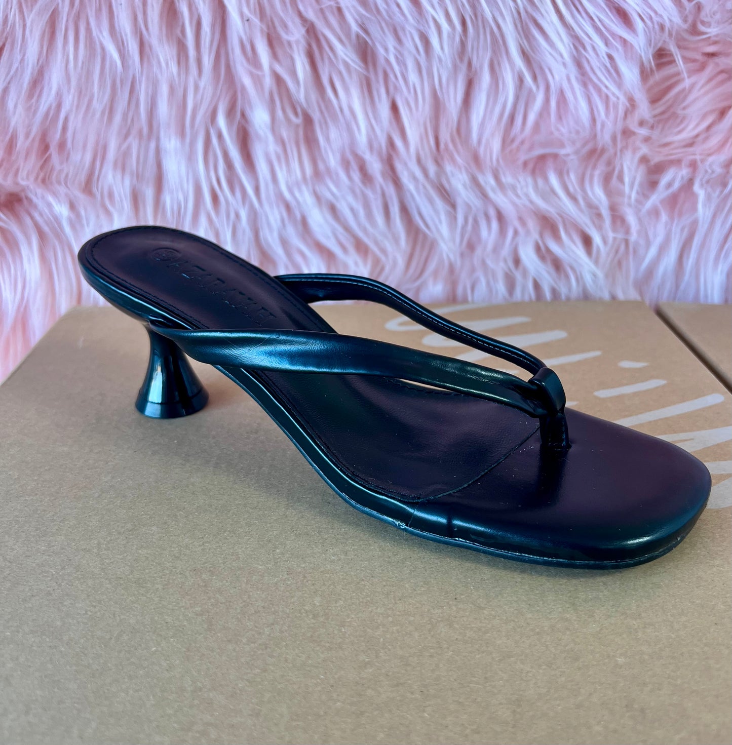 CONTRADICTION BLACK Kitten Heel