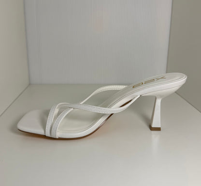 HALLIE-1 WHITE FAUX LEATHER STRAPPY SPLIT TOE SLIP-ON MULE KITTEN HEEL SANDALS