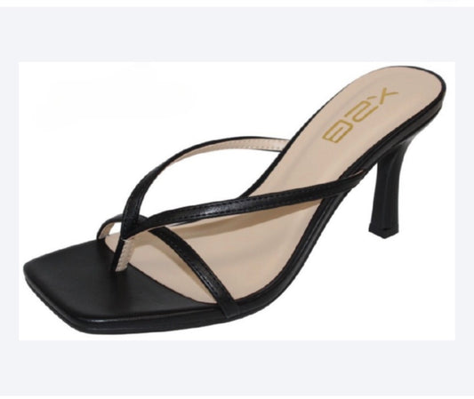 DOVIE-9 BLACK FAUX LEATHER STRAPPY SPLIT TOE SLIP-ON MULE KITTEN HEEL SANDALS