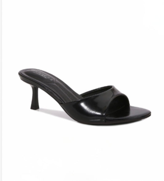 CATH BLACK PATENT KITTEN HEEL MULE