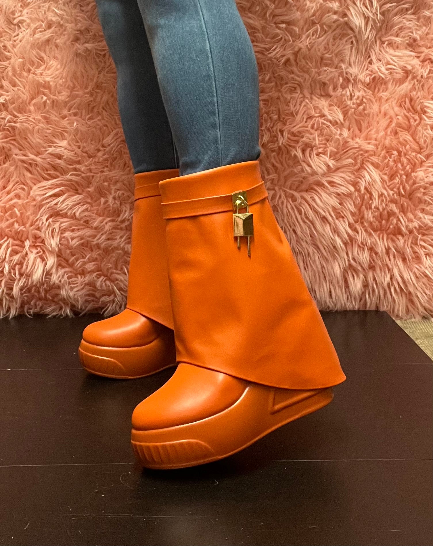 BROOK-1/2025 Orange