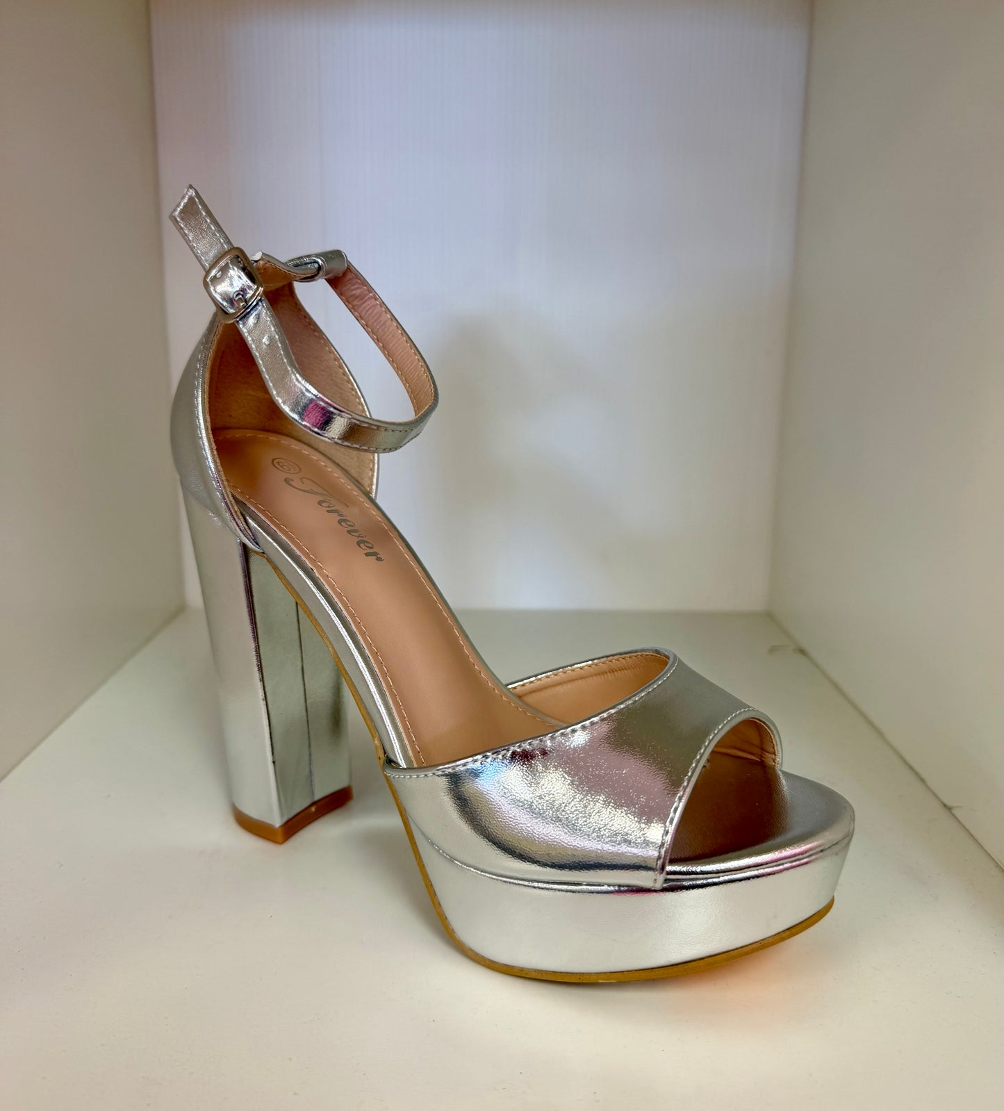 YULA-21 SILVER FAUX LEATHER PLATFORM CHUNKY BLOCK HEEL ROUND TOE HIGH HEEL SANDALS