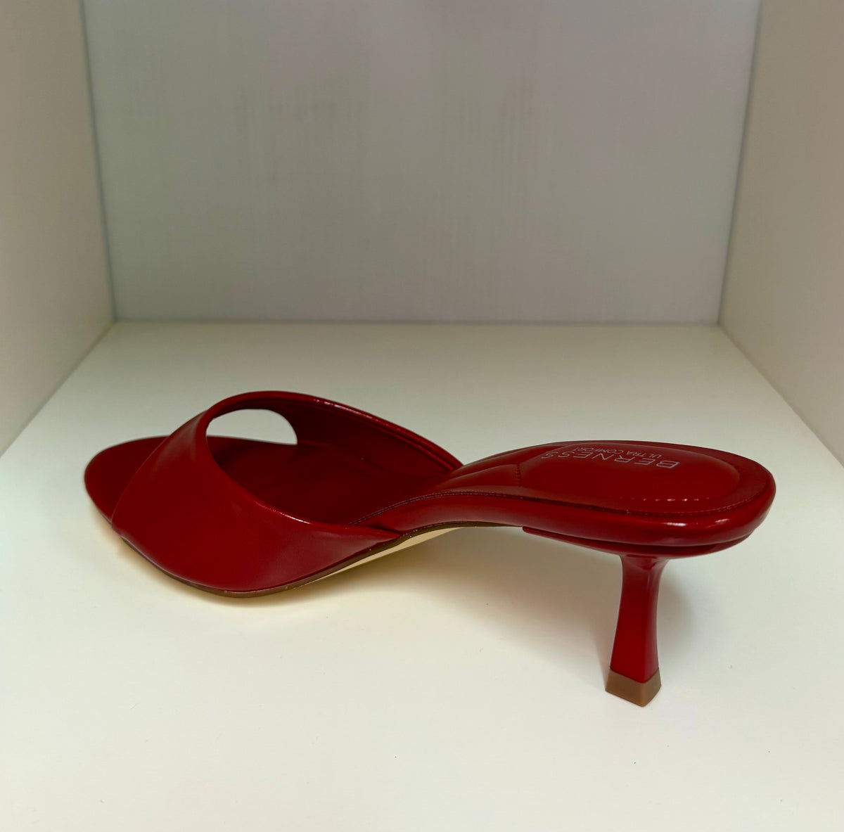 CATH AG26 RED FAUX LEATHER SLIP ON MULE OPEN TOE KITTEN HEEL