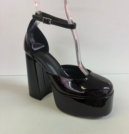 WINNA-04 BLACK PATENT LEATHER PLATFORM CLOSED TOE  BLOCK HEELS