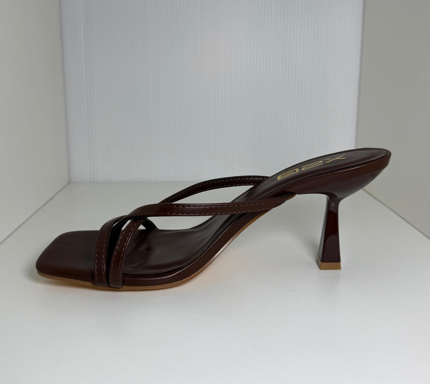 HALLIE-1 BROWN FAUX LEATHER STRAPPY SPLIT TOE SLIP-ON MULE KITTEN HEEL SANDALS
