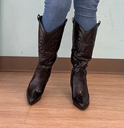 ARIZONA/2025

- Black Vegan Leather
- Knee High Cowboy Boot
- Western Styling with Stitching Detail
- Inner Half Zipper Closure
- Pointy Toe
- Cone Block Heel, Approx. 3"