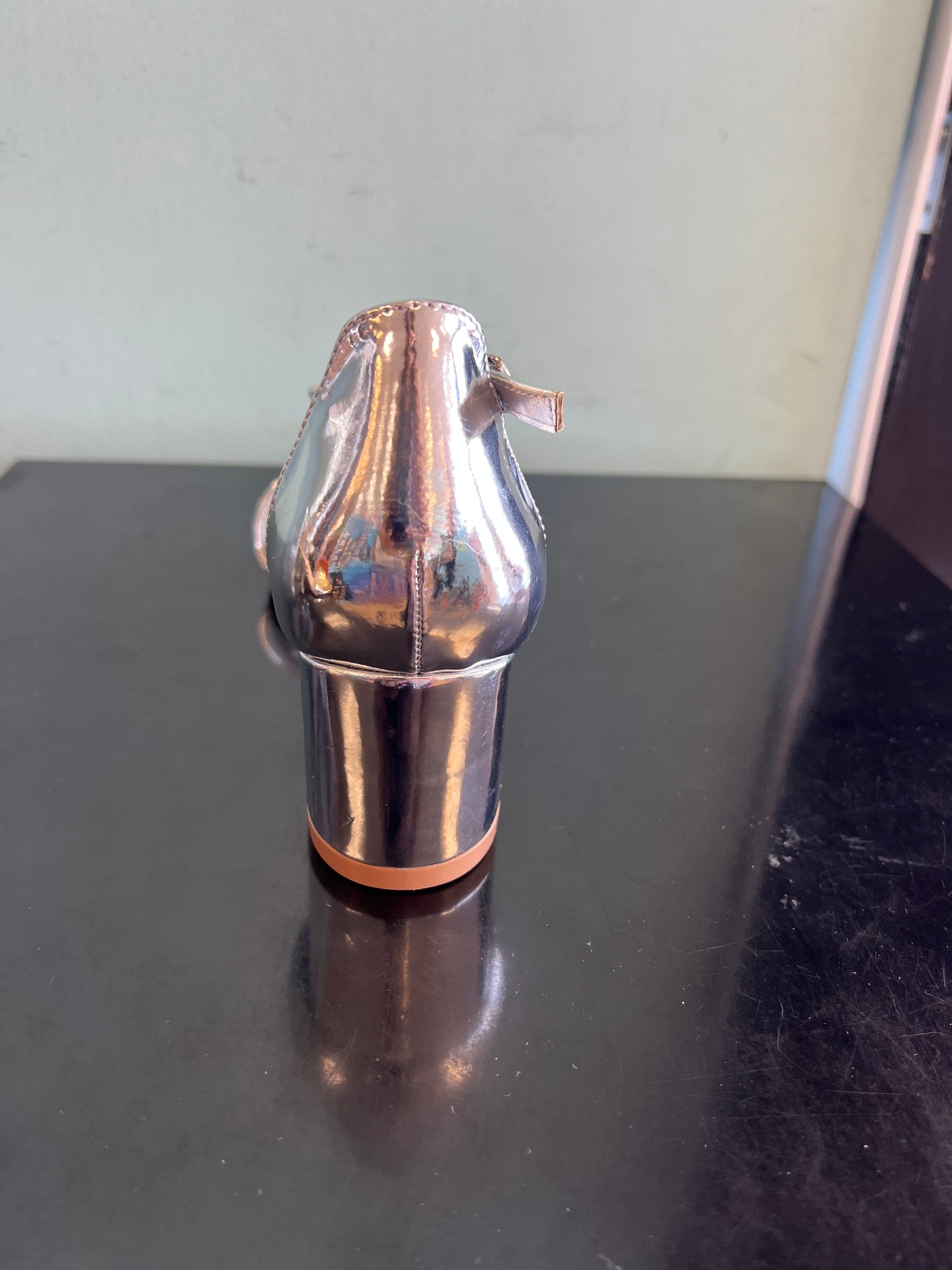 EMMA-06 silver

Silver Mirror Metallic Faux Leather
- Block Heel
- Ankle Strap Heel
