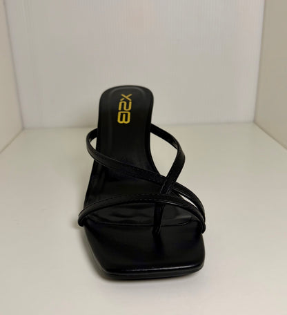HALLIE-1 BLACK FAUX LEATHER STRAPPY SPLIT TOE SLIP-ON MULE KITTEN HEEL SANDALS