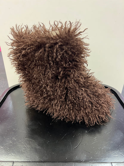 GOGO-3 BROWN CURLY FUR SLIP ON BOOTS