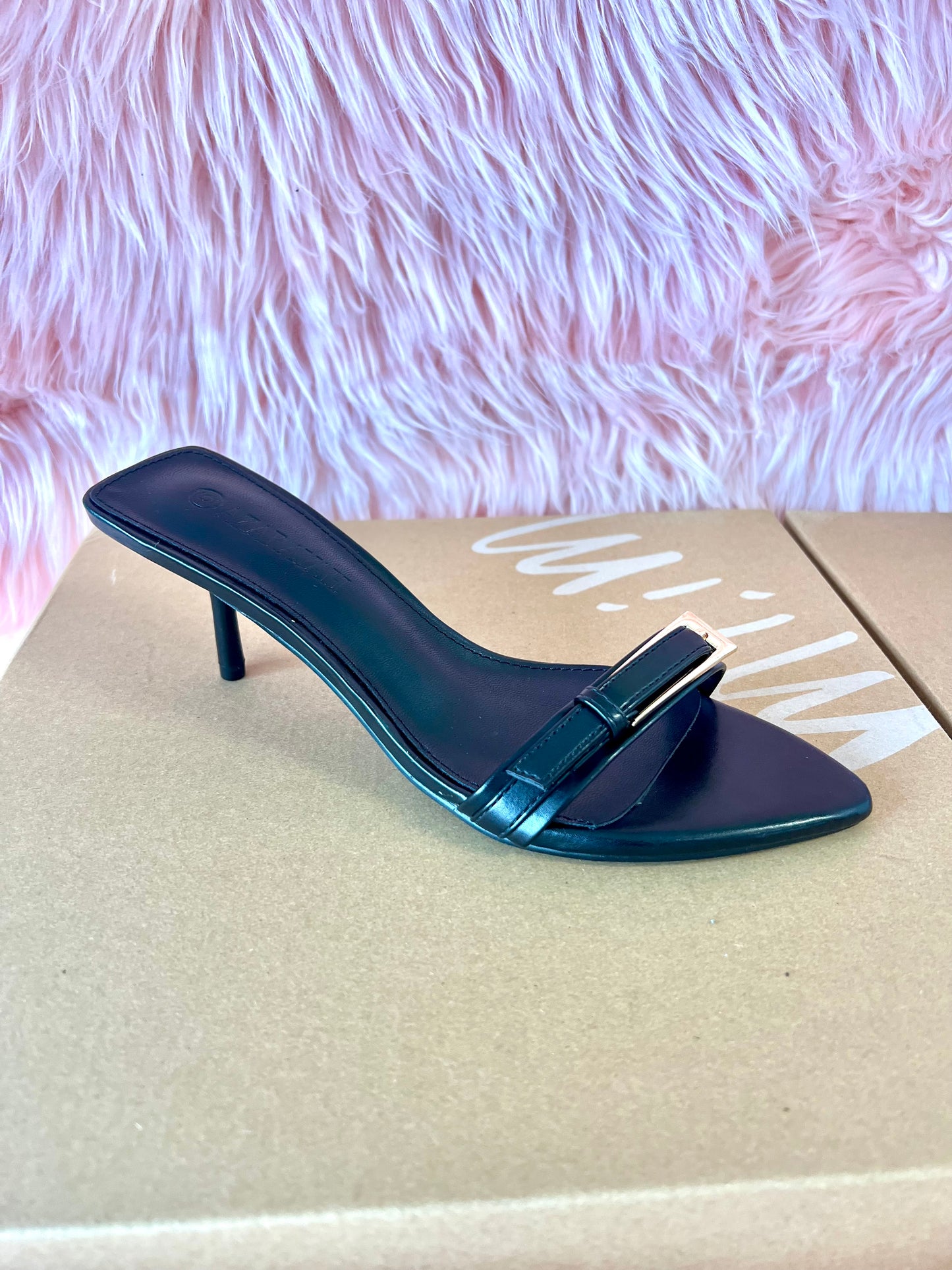 SATURN Black Kitten Heel