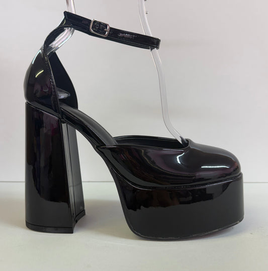 WINNA-04 BLACK PATENT LEATHER PLATFORM CLOSED TOE  BLOCK HEELS