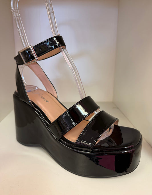 LUNA-10 PATENT LEATHER PLATFORM WEDGE SANDAL BLACK