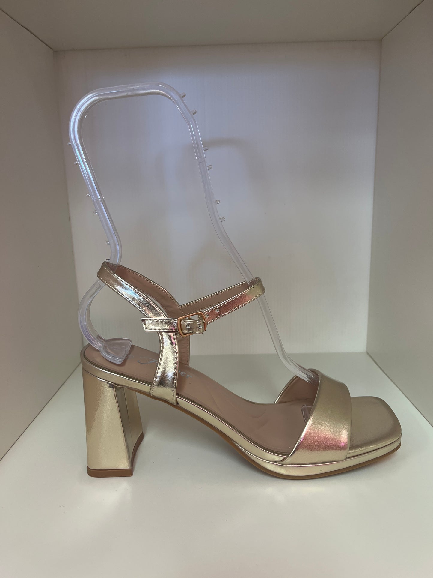 INTENSITY-31 LIGHT GOLD BLOCK HEEL SANDAL