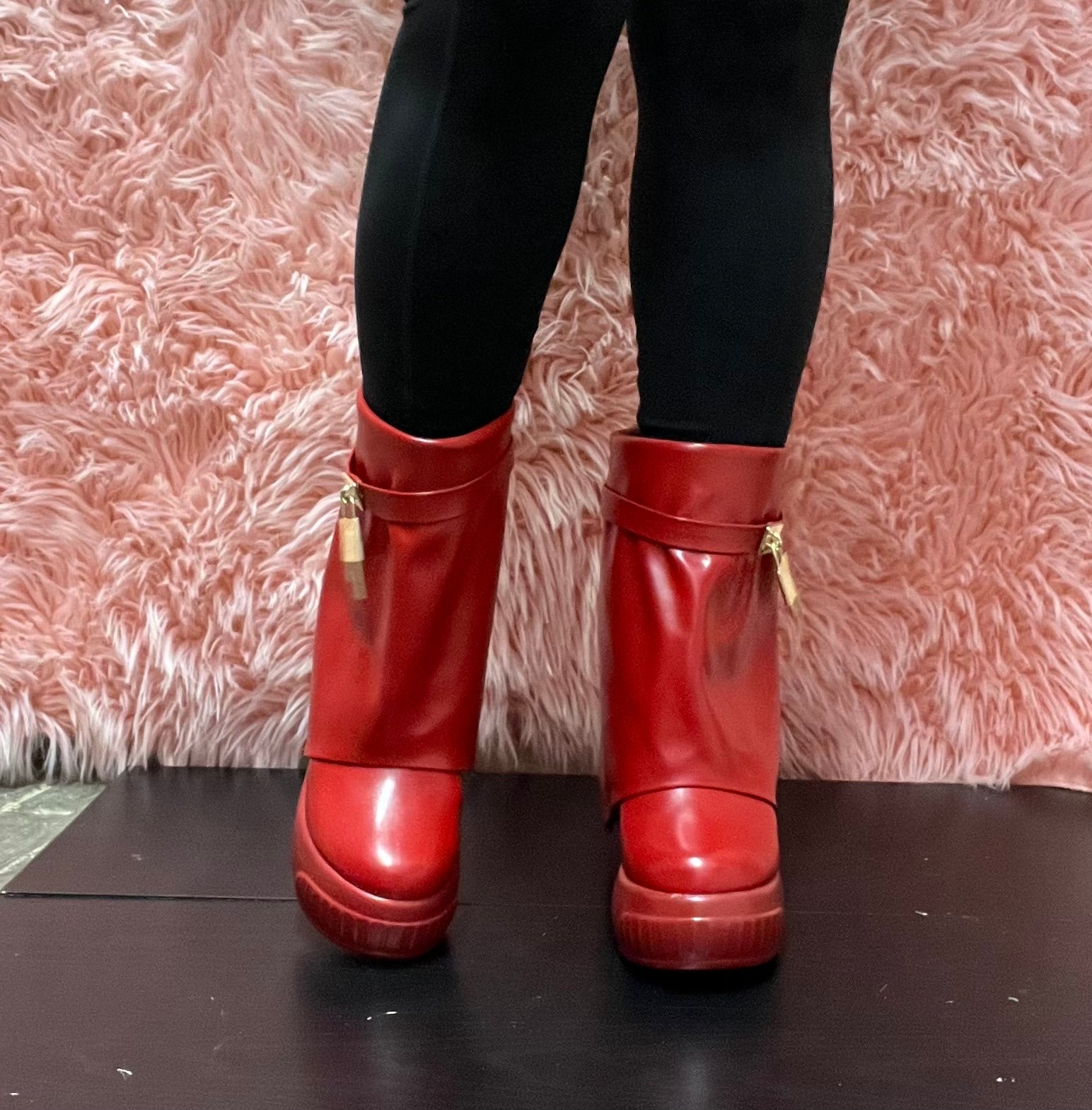BROOK-1/2025 Red