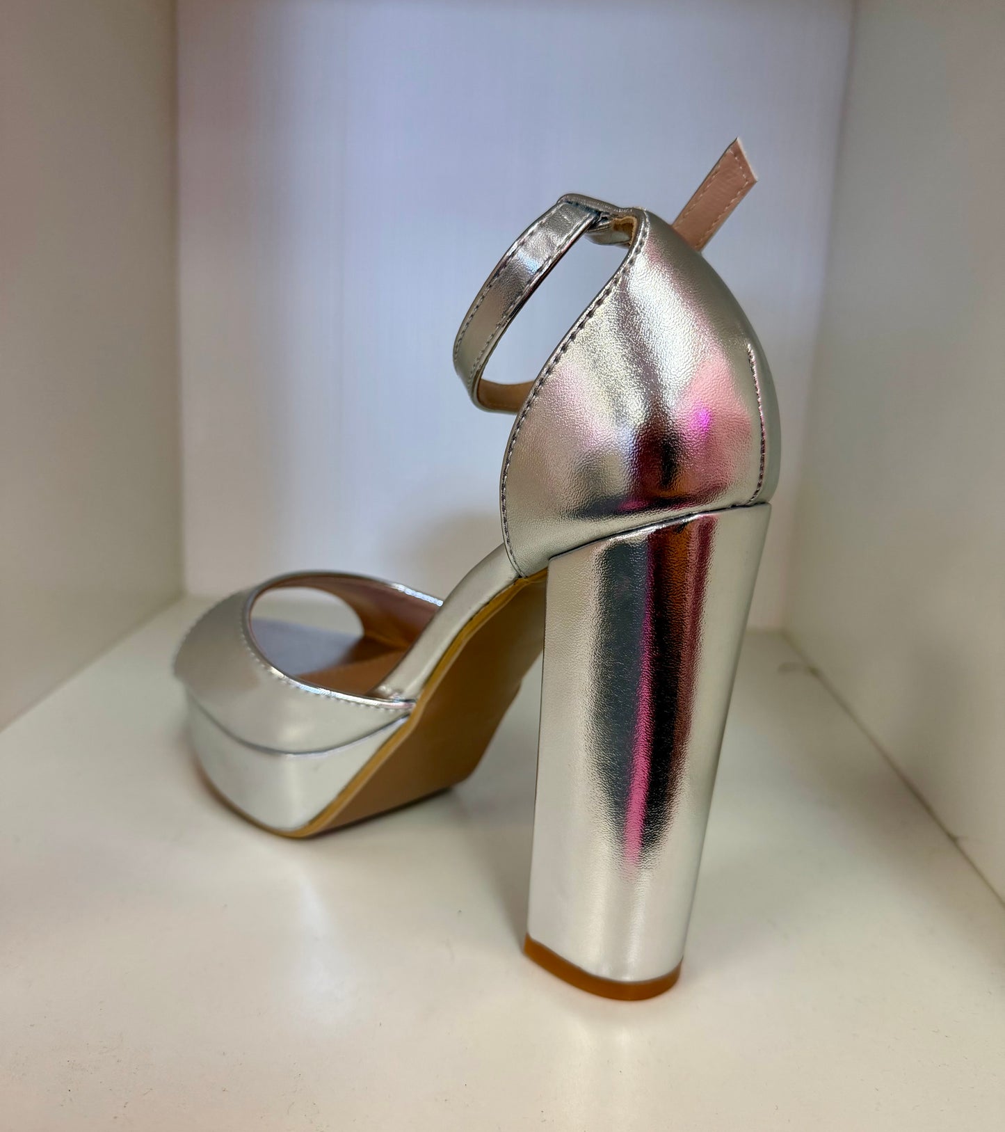 YULA-21 SILVER FAUX LEATHER PLATFORM CHUNKY BLOCK HEEL ROUND TOE HIGH HEEL SANDALS