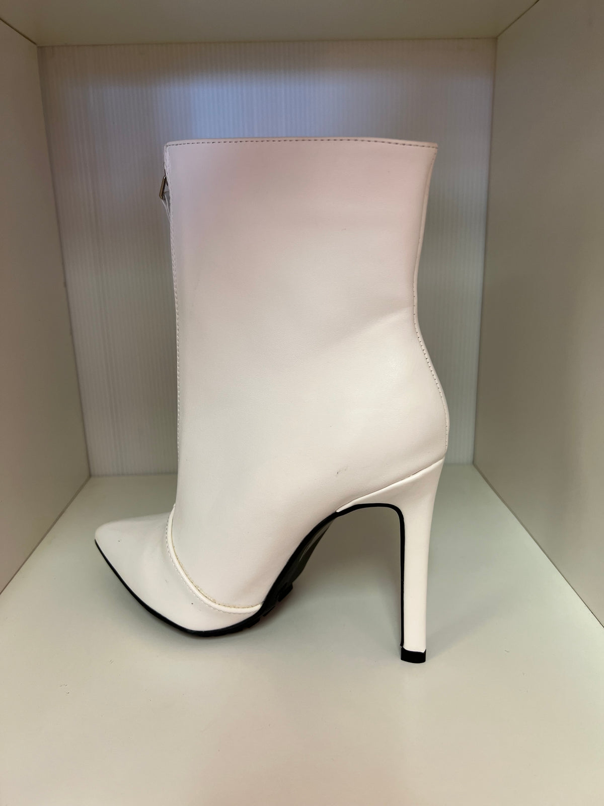 SHYY-02 WHITE FAUX LEATHER POINTY TOE STILETTO BOOTIE WITH FRONT ZIPPER