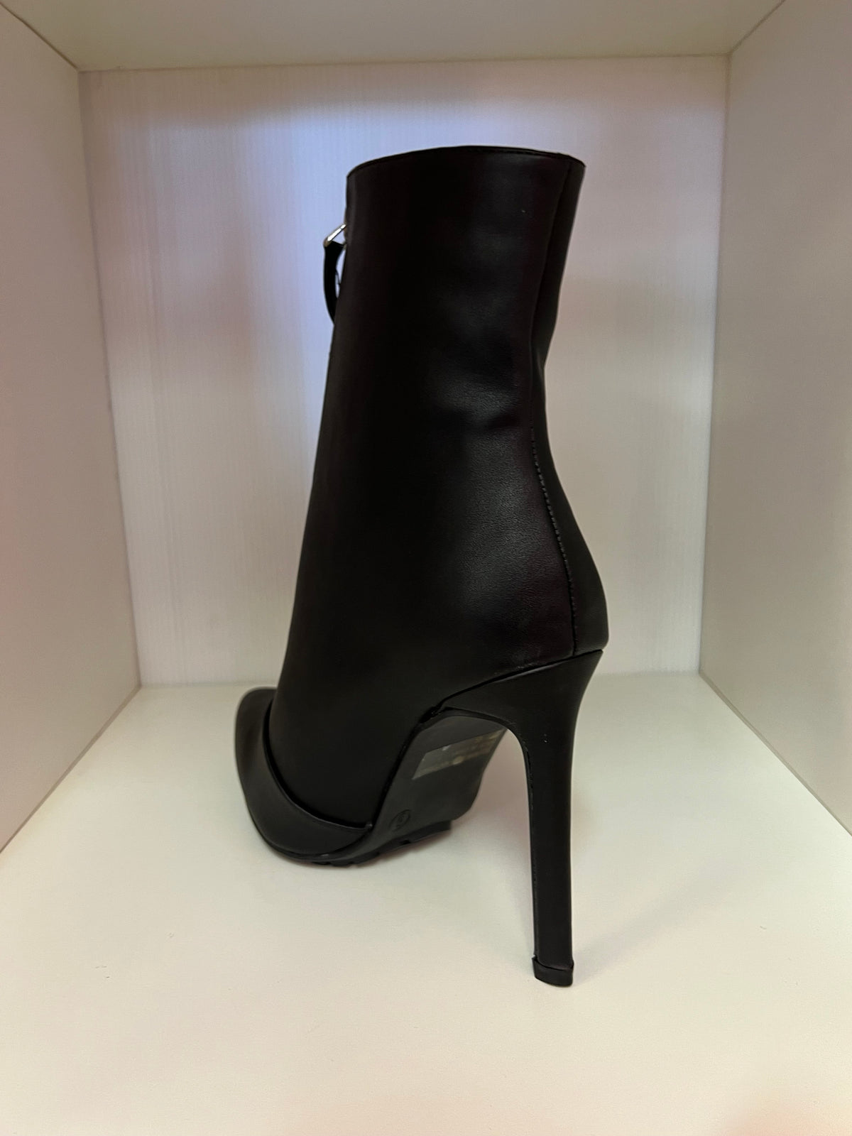 SHYY-02 BLACK FAUX LEATHER POINTY TOE STILETTO BOOTIE WITH FRONT ZIPPER