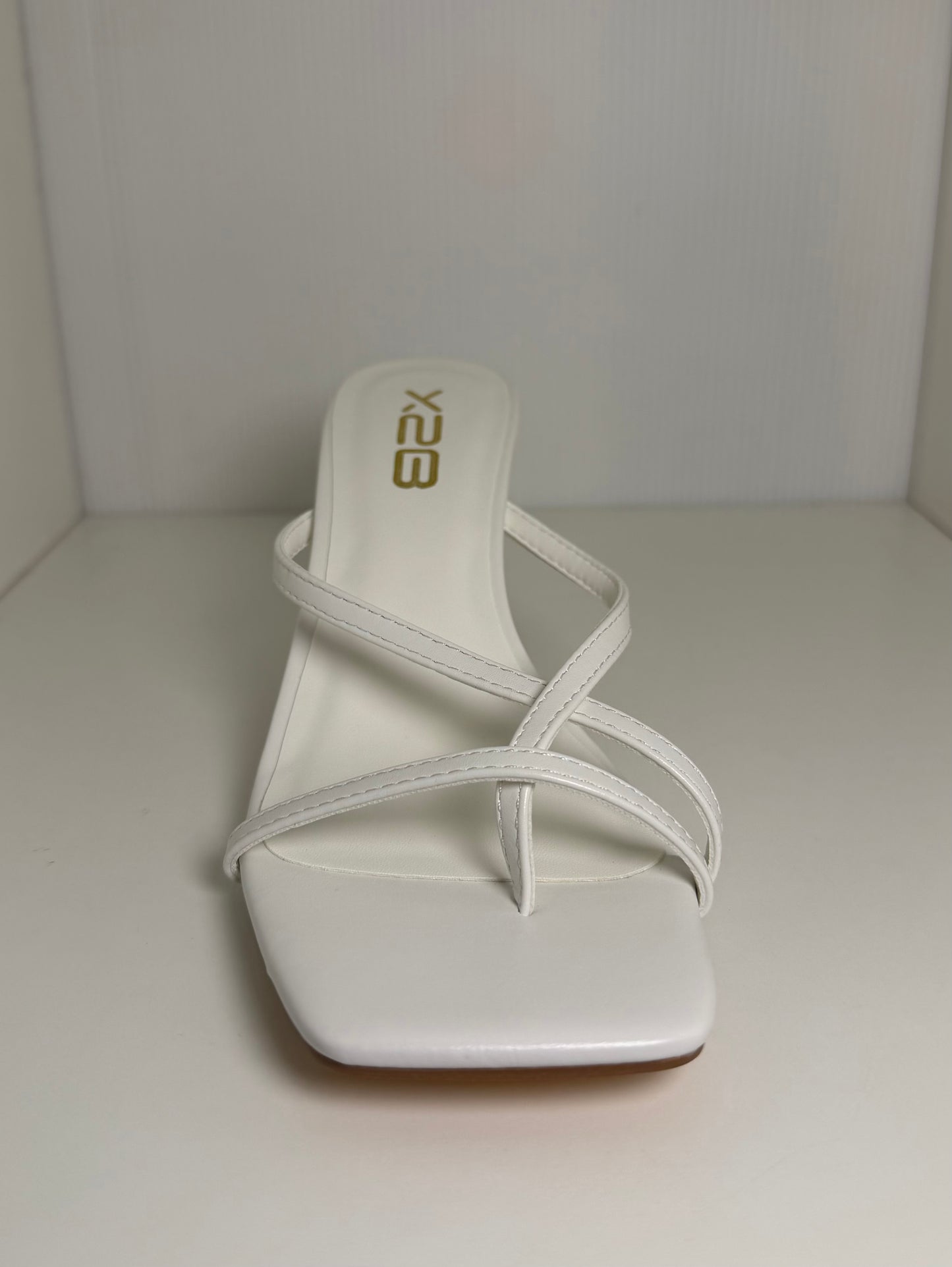 HALLIE-1 WHITE FAUX LEATHER STRAPPY SPLIT TOE SLIP-ON MULE KITTEN HEEL SANDALS