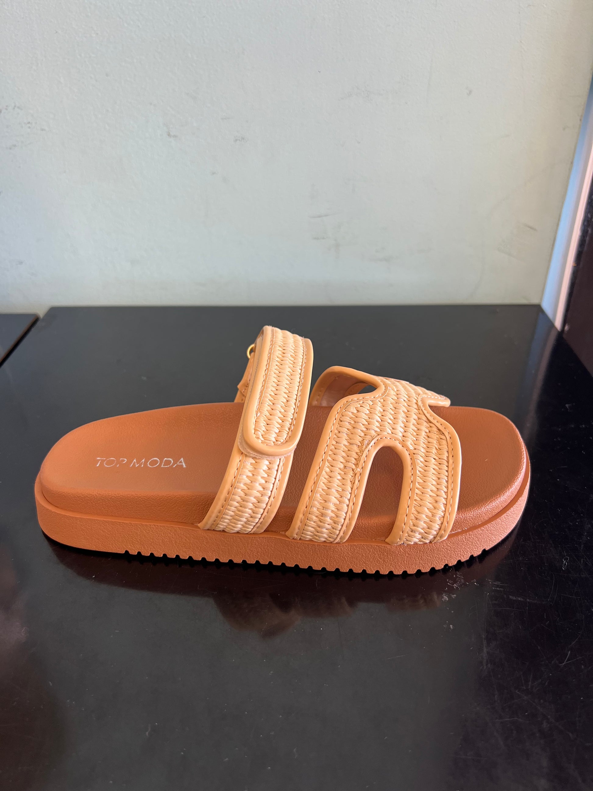 LYON-20

- Beige Tan Natural Raffia Sandal
- Open Toe
- Multi Strap
- Slip On
- Flatform Sole, Approx. 1"