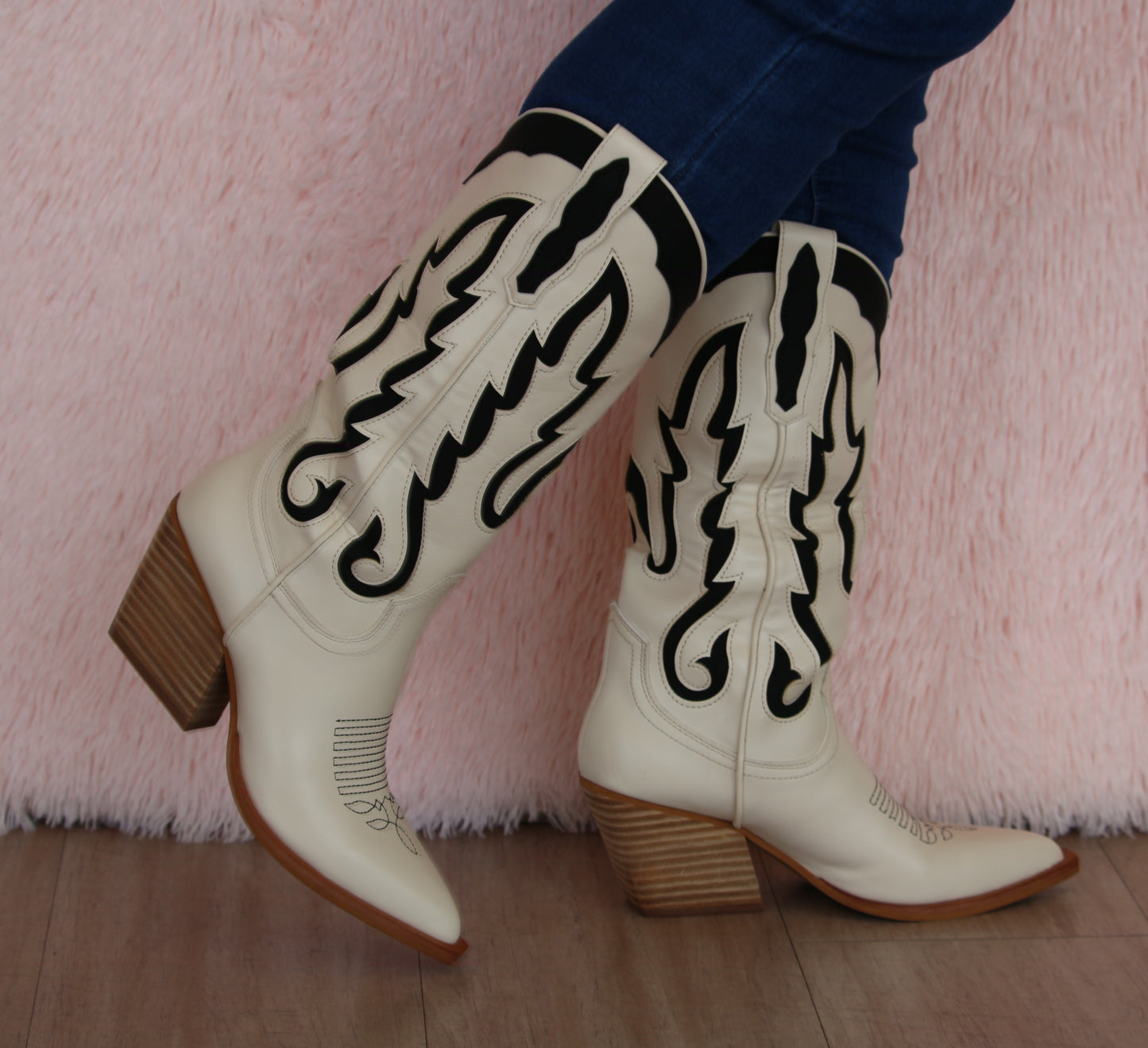 IDA Off White/Black Cowboy Boot