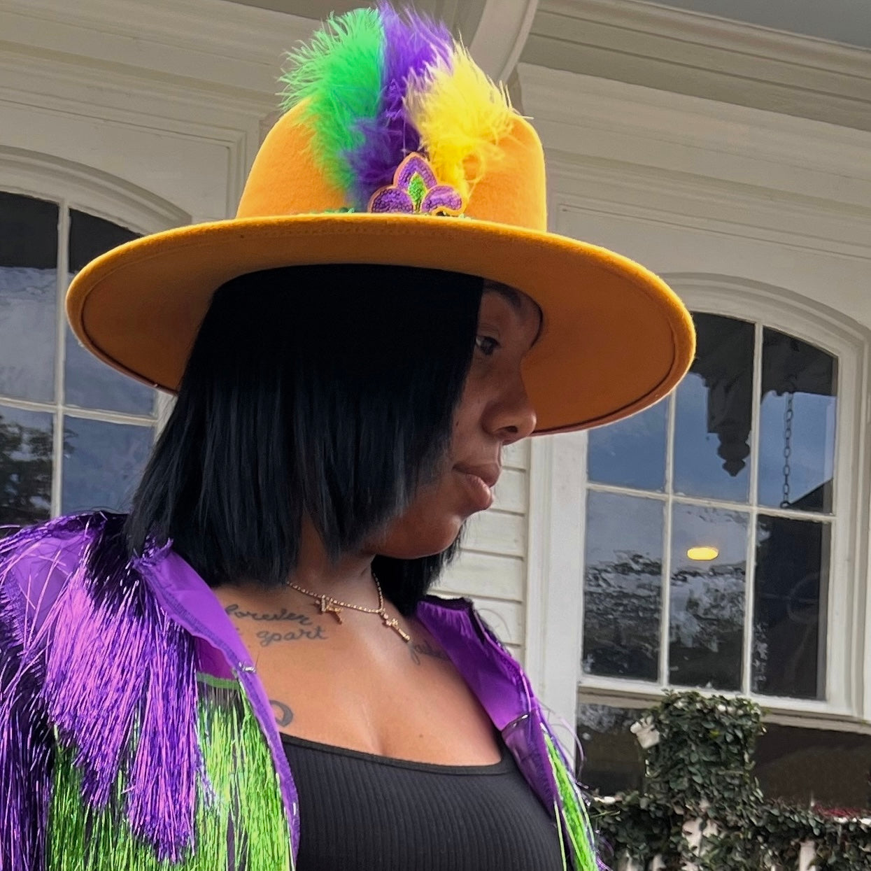 FEATHER WIDE BRIM MARDI GRAS HAT Yellow - ShoeNami